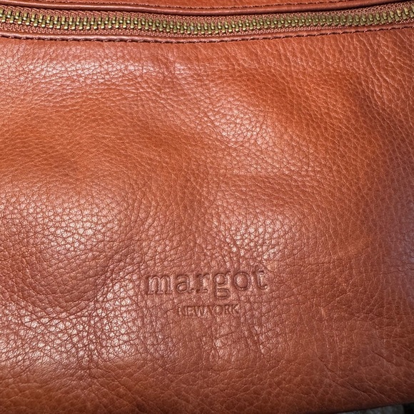 Margot Cognac Leather
Dual Compartment leather clutch - Picture 2 of 10